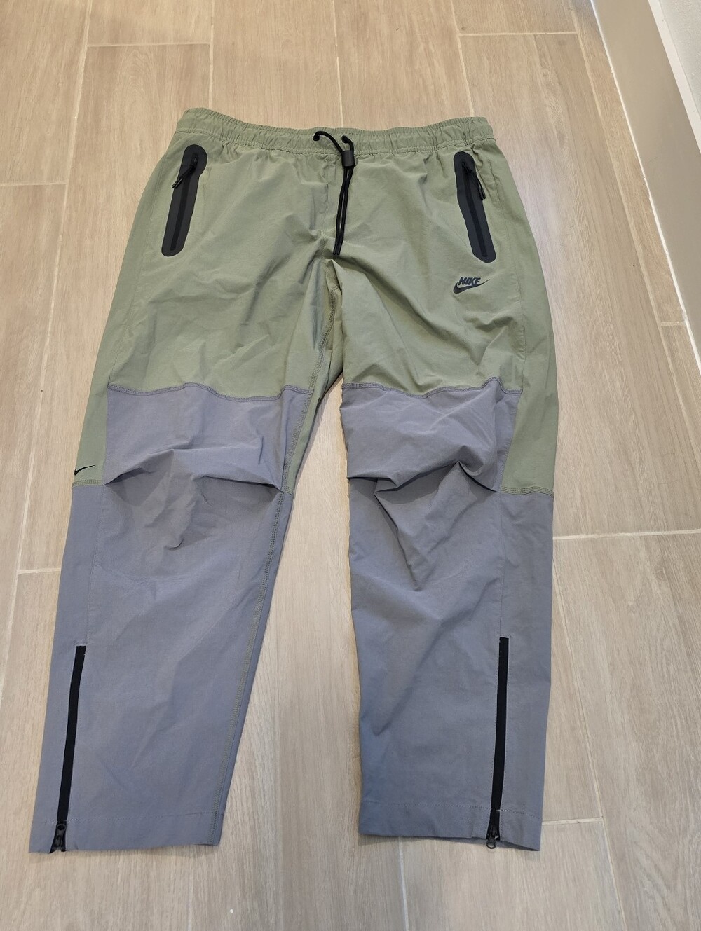 Nike Tech Woven Track Pants Beige Men’s Size XL HM8241-015 New